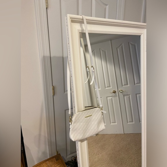 NWOTs STEVE MADDEN WHITE CROSSBODY BAG - Picture 2 of 6